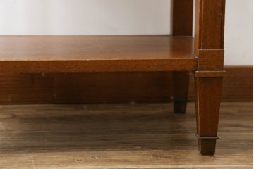 中古　美品!!　DREXEL HERITAGE(ドレクセルヘリテイジ)　品のある佇まいが美しいサイドテーブル(電話台、飾り台、ナイトテーブル、コンソールテーブル)(R-081286)
