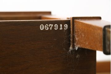 中古　美品!!　DREXEL HERITAGE(ドレクセルヘリテイジ)　品のある佇まいが美しいサイドテーブル(電話台、飾り台、ナイトテーブル、コンソールテーブル)(R-081286)
