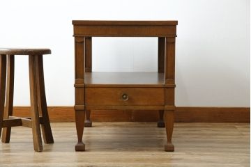 中古　DREXEL HERITAGE(ドレクセルヘリテイジ)　Triune(トライユン)　気品を感じるエレガントなサイドテーブル(電話台、飾り台、ナイトテーブル、コンソールテーブル)(R-081287)