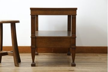 中古　DREXEL HERITAGE(ドレクセルヘリテイジ)　Triune(トライユン)　気品を感じるエレガントなサイドテーブル(電話台、飾り台、ナイトテーブル、コンソールテーブル)(R-081287)