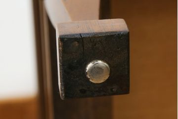 中古　DREXEL HERITAGE(ドレクセルヘリテイジ)　Triune(トライユン)　気品を感じるエレガントなサイドテーブル(電話台、飾り台、ナイトテーブル、コンソールテーブル)(R-081287)