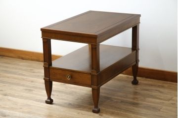 中古　DREXEL HERITAGE(ドレクセルヘリテイジ)　Triune(トライユン)　気品を感じるエレガントなサイドテーブル(電話台、飾り台、ナイトテーブル、コンソールテーブル)(R-081288)