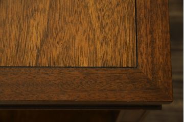 中古　DREXEL HERITAGE(ドレクセルヘリテイジ)　Triune(トライユン)　気品を感じるエレガントなサイドテーブル(電話台、飾り台、ナイトテーブル、コンソールテーブル)(R-081288)
