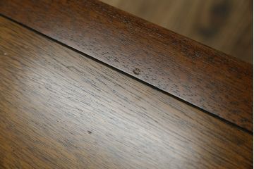 中古　DREXEL HERITAGE(ドレクセルヘリテイジ)　Triune(トライユン)　気品を感じるエレガントなサイドテーブル(電話台、飾り台、ナイトテーブル、コンソールテーブル)(R-081288)