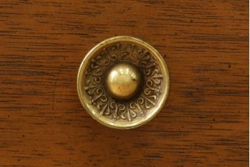中古　DREXEL HERITAGE(ドレクセルヘリテイジ)　Triune(トライユン)　気品を感じるエレガントなサイドテーブル(電話台、飾り台、ナイトテーブル、コンソールテーブル)(R-081288)