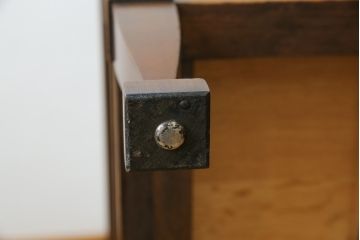 中古　DREXEL HERITAGE(ドレクセルヘリテイジ)　Triune(トライユン)　気品を感じるエレガントなサイドテーブル(電話台、飾り台、ナイトテーブル、コンソールテーブル)(R-081288)