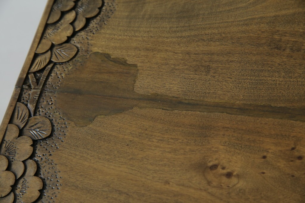 中古　軽井沢彫り　随所に施された桜の彫りが見事なサイドキャビネット　(R-081289)