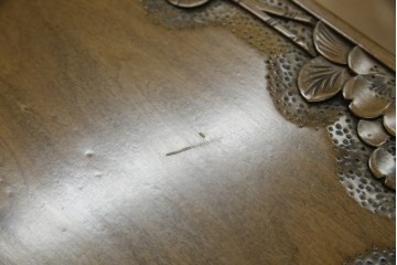 中古　軽井沢彫り　随所に施された桜の彫りが見事なサイドキャビネット　(R-081289)