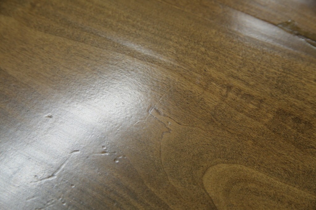 中古　軽井沢彫り　随所に施された桜の彫りが見事なサイドキャビネット　(R-081289)