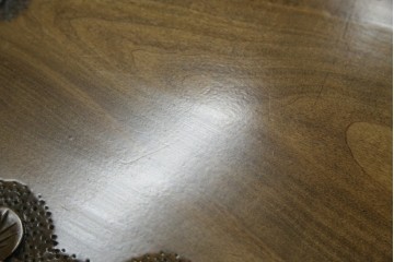 中古　軽井沢彫り　随所に施された桜の彫りが見事なサイドキャビネット　(R-081289)