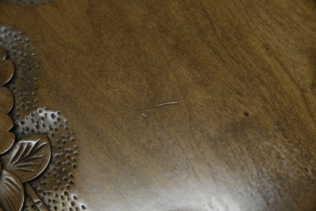 中古　軽井沢彫り　随所に施された桜の彫りが見事なサイドキャビネット　(R-081289)