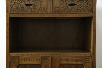 中古　軽井沢彫り　随所に施された桜の彫りが見事なサイドキャビネット　(R-081289)