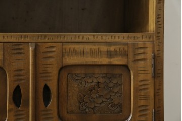 中古　軽井沢彫り　随所に施された桜の彫りが見事なサイドキャビネット　(R-081289)