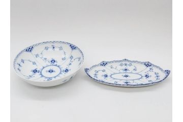 デンマーク　ROYAL COPENHAGEN(ロイヤルコペンハーゲン)　ブルーフルーテッド 　ハーフレース　美しいブルーの縁取りが魅力のボウル&ピックルディッシュセット(プレート、変形皿、中皿、洋食器、北欧)(R-081290)