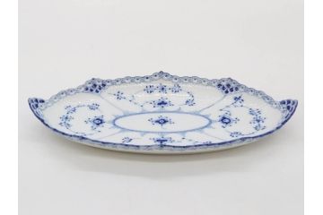 デンマーク　ROYAL COPENHAGEN(ロイヤルコペンハーゲン)　ブルーフルーテッド 　ハーフレース　美しいブルーの縁取りが魅力のボウル&ピックルディッシュセット(プレート、変形皿、中皿、洋食器、北欧)(R-081290)