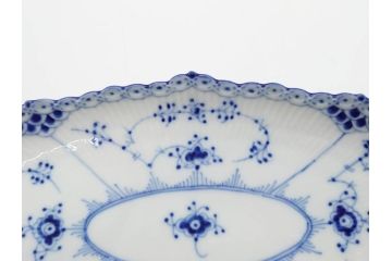 デンマーク　ROYAL COPENHAGEN(ロイヤルコペンハーゲン)　ブルーフルーテッド 　ハーフレース　美しいブルーの縁取りが魅力のボウル&ピックルディッシュセット(プレート、変形皿、中皿、洋食器、北欧)(R-081290)