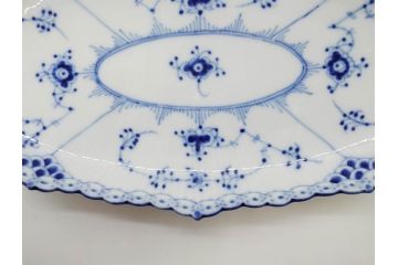 デンマーク　ROYAL COPENHAGEN(ロイヤルコペンハーゲン)　ブルーフルーテッド 　ハーフレース　美しいブルーの縁取りが魅力のボウル&ピックルディッシュセット(プレート、変形皿、中皿、洋食器、北欧)(R-081290)