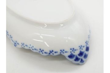 デンマーク　ROYAL COPENHAGEN(ロイヤルコペンハーゲン)　ブルーフルーテッド 　ハーフレース　美しいブルーの縁取りが魅力のボウル&ピックルディッシュセット(プレート、変形皿、中皿、洋食器、北欧)(R-081290)