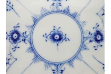 デンマーク　ROYAL COPENHAGEN(ロイヤルコペンハーゲン)　ブルーフルーテッド 　ハーフレース　美しいブルーの縁取りが魅力のボウル&ピックルディッシュセット(プレート、変形皿、中皿、洋食器、北欧)(R-081290)