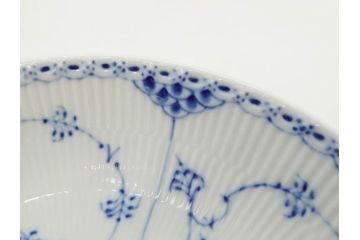 デンマーク　ROYAL COPENHAGEN(ロイヤルコペンハーゲン)　ブルーフルーテッド 　ハーフレース　美しいブルーの縁取りが魅力のボウル&ピックルディッシュセット(プレート、変形皿、中皿、洋食器、北欧)(R-081290)