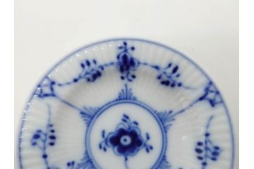 デンマーク　ROYAL COPENHAGEN(ロイヤルコペンハーゲン)　ブルーフルーテッド　プレイン　ハーフレース　フルレース　ブルーフラワー　食卓に華やぎを与えるミニプレート5枚セット(小皿、豆皿、フラワー、花、洋食器、北欧、共箱付き)(R-081291)