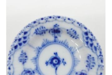 デンマーク　ROYAL COPENHAGEN(ロイヤルコペンハーゲン)　ブルーフルーテッド　プレイン　ハーフレース　フルレース　ブルーフラワー　食卓に華やぎを与えるミニプレート5枚セット(小皿、豆皿、フラワー、花、洋食器、北欧、共箱付き)(R-081291)