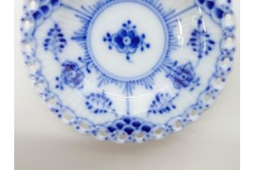 デンマーク　ROYAL COPENHAGEN(ロイヤルコペンハーゲン)　ブルーフルーテッド　プレイン　ハーフレース　フルレース　ブルーフラワー　食卓に華やぎを与えるミニプレート5枚セット(小皿、豆皿、フラワー、花、洋食器、北欧、共箱付き)(R-081291)