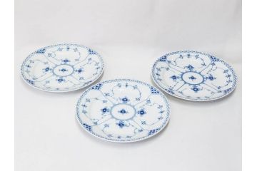 デンマーク　ROYAL COPENHAGEN(ロイヤルコペンハーゲン)　ブルーフルーテッド ハーフレース　約25cm　プレート3枚セット(大皿、洋食器、北欧)(R-081292)