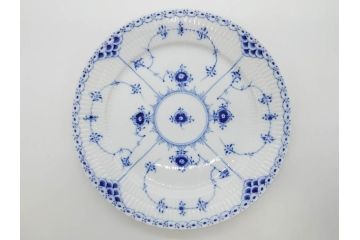 デンマーク　ROYAL COPENHAGEN(ロイヤルコペンハーゲン)　ブルーフルーテッド ハーフレース　約25cm　プレート3枚セット(大皿、洋食器、北欧)(R-081292)