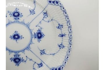 デンマーク　ROYAL COPENHAGEN(ロイヤルコペンハーゲン)　ブルーフルーテッド ハーフレース　約25cm　プレート3枚セット(大皿、洋食器、北欧)(R-081292)