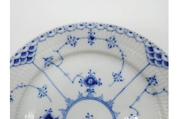 デンマーク　ROYAL COPENHAGEN(ロイヤルコペンハーゲン)　ブルーフルーテッド ハーフレース　約25cm　プレート3枚セット(大皿、洋食器、北欧)(R-081292)