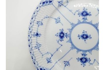 デンマーク　ROYAL COPENHAGEN(ロイヤルコペンハーゲン)　ブルーフルーテッド ハーフレース　約25cm　プレート3枚セット(大皿、洋食器、北欧)(R-081292)