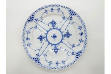 デンマーク　ROYAL COPENHAGEN(ロイヤルコペンハーゲン)　ブルーフルーテッド ハーフレース　約25cm　プレート3枚セット(大皿、洋食器、北欧)(R-081292)