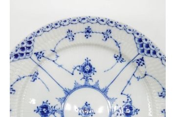 デンマーク　ROYAL COPENHAGEN(ロイヤルコペンハーゲン)　ブルーフルーテッド ハーフレース　約25cm　プレート3枚セット(大皿、洋食器、北欧)(R-081292)