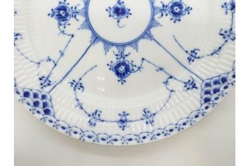 デンマーク　ROYAL COPENHAGEN(ロイヤルコペンハーゲン)　ブルーフルーテッド ハーフレース　約25cm　プレート3枚セット(大皿、洋食器、北欧)(R-081292)
