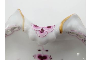 希少　デンマーク　ROYAL COPENHAGEN(ロイヤルコペンハーゲン)　バーガンディ　フルーテッド　フルレース　上品な雰囲気漂うシェルディッシュ(金彩、プレート、貝、中皿、変形皿、洋食器、北欧)(R-081293)
