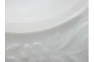 ドイツ　マイセン　Meissen　ブルーフラワー　金彩　清楚な美しさを感じる小物入れ(蓋物、ボックス、キャンディーポット、ボンボニエール、磁器)(R-081294)