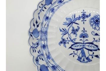 ドイツ　マイセン　Meissen　ブルーオニオン　美しい意匠が上品な雰囲気を高めるプレート&サラダボウルセット(サラダディッシュ、花形、花型、深皿、中皿、菊割り、洋食器)(R-081295)