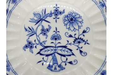 ドイツ　マイセン　Meissen　ブルーオニオン　美しい意匠が上品な雰囲気を高めるプレート&サラダボウルセット(サラダディッシュ、花形、花型、深皿、中皿、菊割り、洋食器)(R-081295)