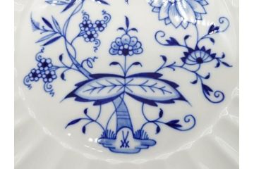 ドイツ　マイセン　Meissen　ブルーオニオン　美しい意匠が上品な雰囲気を高めるプレート&サラダボウルセット(サラダディッシュ、花形、花型、深皿、中皿、菊割り、洋食器)(R-081295)