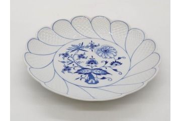 ドイツ　マイセン　Meissen　ブルーオニオン　美しい意匠が上品な雰囲気を高めるプレート&サラダボウルセット(サラダディッシュ、花形、花型、深皿、中皿、菊割り、洋食器)(R-081295)