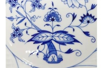 ドイツ　マイセン　Meissen　ブルーオニオン　美しい意匠が上品な雰囲気を高めるプレート&サラダボウルセット(サラダディッシュ、花形、花型、深皿、中皿、菊割り、洋食器)(R-081295)