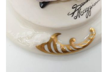 イタリア　カポディモンテ(Capodimonte)　サンドロ・マッジョーニ(Sandro Maggioni)　ドレスの柔らかな雰囲気が美しいフィギュリン(陶器人形、女性、置物、オブジェ)(R-081296)