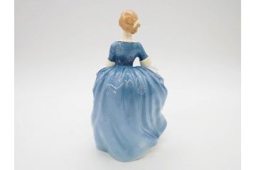 イギリス　Royal Doulton(ロイヤルドルトン)　Hilary(ヒラリー)　上品な雰囲気のフィギュリン(陶器人形、女性、貴婦人、置物、オブジェ)(R-081297)
