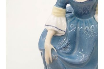 イギリス　Royal Doulton(ロイヤルドルトン)　Hilary(ヒラリー)　上品な雰囲気のフィギュリン(陶器人形、女性、貴婦人、置物、オブジェ)(R-081297)