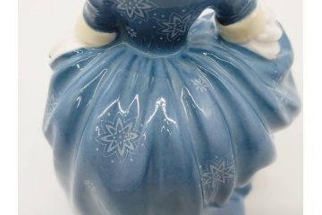 イギリス　Royal Doulton(ロイヤルドルトン)　Hilary(ヒラリー)　上品な雰囲気のフィギュリン(陶器人形、女性、貴婦人、置物、オブジェ)(R-081297)