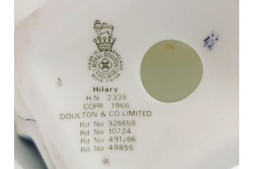 イギリス　Royal Doulton(ロイヤルドルトン)　Hilary(ヒラリー)　上品な雰囲気のフィギュリン(陶器人形、女性、貴婦人、置物、オブジェ)(R-081297)