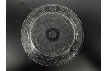 フランス　Baccarat　バカラ　アラベスク　(大)約20cm　(小)約12cm　澄んだ透明感が魅力のプレート4枚セット(小皿、中皿、フルレッドクリスタル、共箱付き)(R-081302)