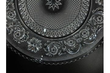 フランス　Baccarat　バカラ　アラベスク　(大)約20cm　(小)約12cm　澄んだ透明感が魅力のプレート4枚セット(小皿、中皿、フルレッドクリスタル、共箱付き)(R-081302)