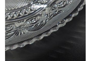 フランス　Baccarat　バカラ　アラベスク　(大)約20cm　(小)約12cm　澄んだ透明感が魅力のプレート4枚セット(小皿、中皿、フルレッドクリスタル、共箱付き)(R-081302)